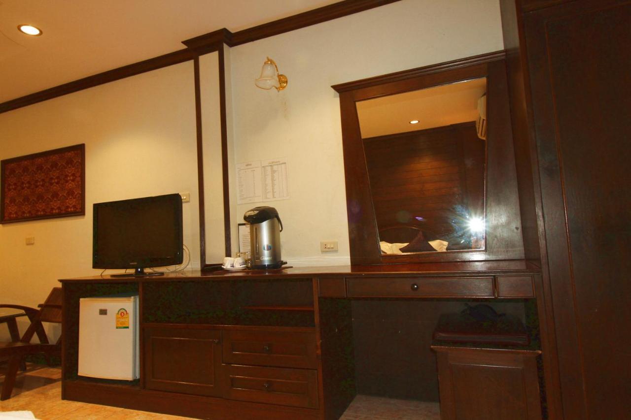 Baan Veerakit Hotel Patong 外观 照片