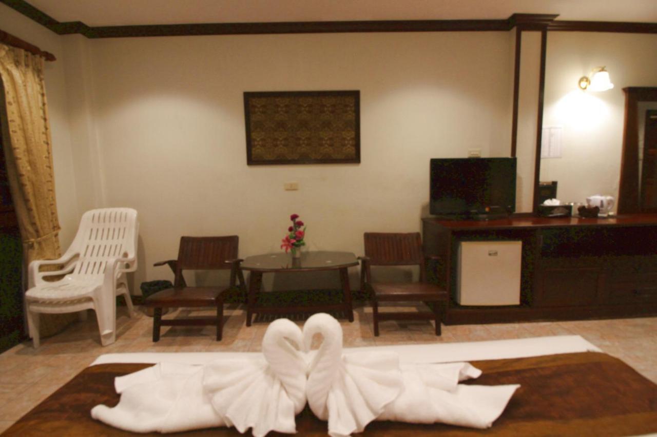 Baan Veerakit Hotel Patong 外观 照片