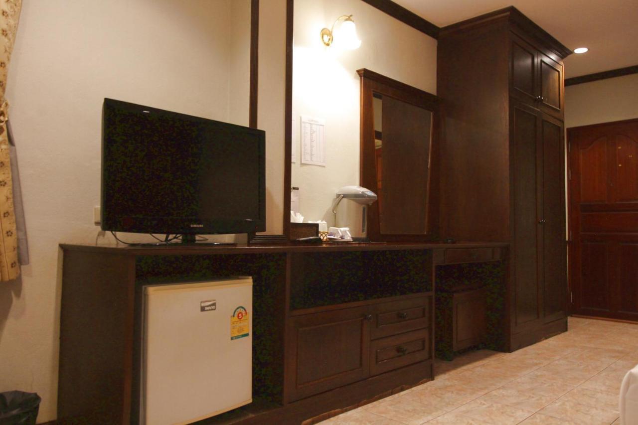 Baan Veerakit Hotel Patong 外观 照片