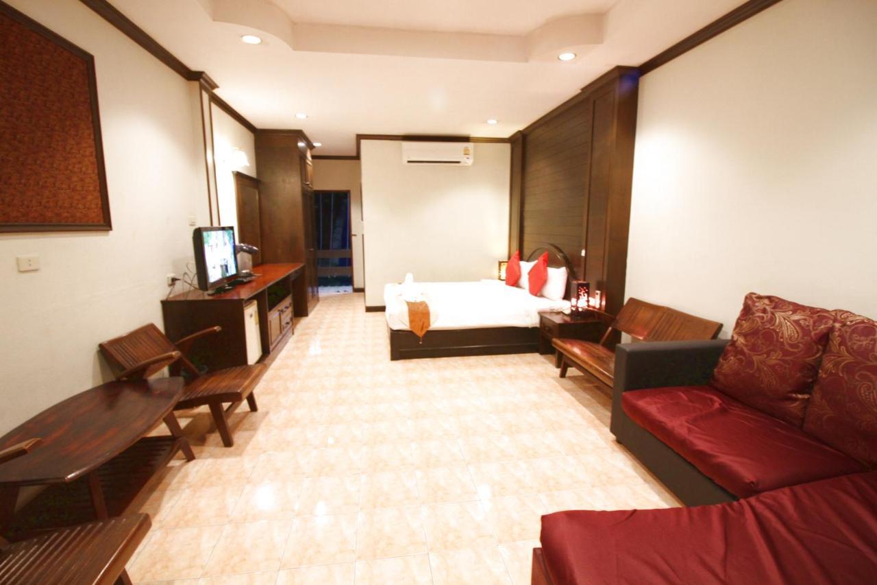 Baan Veerakit Hotel Patong 外观 照片