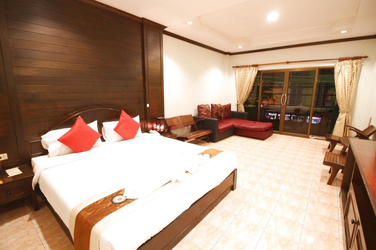 Baan Veerakit Hotel Patong 外观 照片